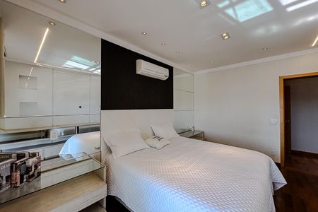 Apartamento à venda com 280m², 4 quartos e 5 vagas Apartamento à venda com 280m², 4 quartos e 5 vagasQuarto 4 - Suíte