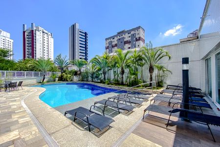 Apartamento à venda com 280m², 4 quartos e 5 vagasÁrea comum - Piscina