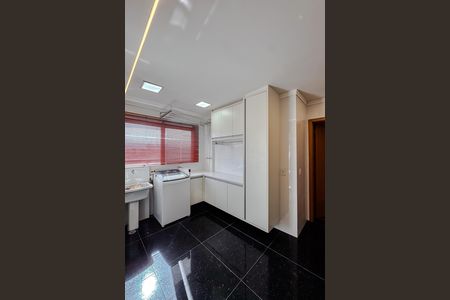 Apartamento à venda com 280m², 4 quartos e 5 vagas Apartamento à venda com 280m², 4 quartos e 5 vagasÁrea de Serviço
