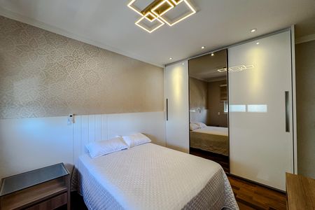 Apartamento à venda com 280m², 4 quartos e 5 vagas Apartamento à venda com 280m², 4 quartos e 5 vagasQuarto 2 - Suíte