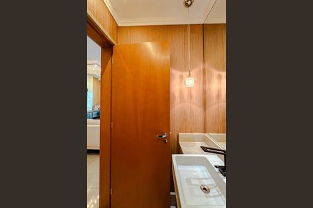 Apartamento à venda com 280m², 4 quartos e 5 vagas Apartamento à venda com 280m², 4 quartos e 5 vagasLavabo