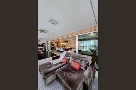 Apartamento à venda com 280m², 4 quartos e 5 vagas Apartamento à venda com 280m², 4 quartos e 5 vagasVaranda da Sala