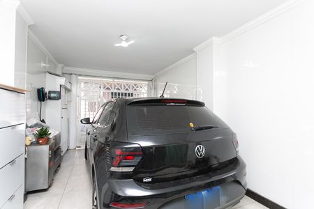 Garagem  de casa para alugar com 3 quartos, 2000m² em Vila Carmosina, São Paulo