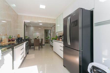 Cozinha  de casa para alugar com 3 quartos, 2000m² em Vila Carmosina, São Paulo