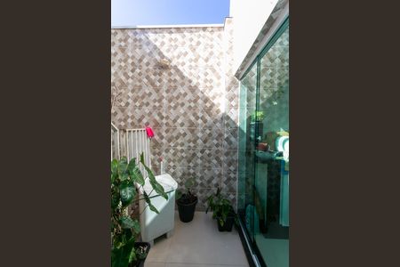 Área de Serviço 1  de casa para alugar com 3 quartos, 2000m² em Vila Carmosina, São Paulo
