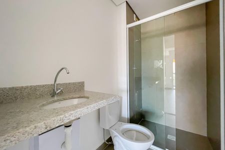 Banheiro de kitnet/studio para alugar com 1 quarto, 29m² em Vila Osasco, Osasco