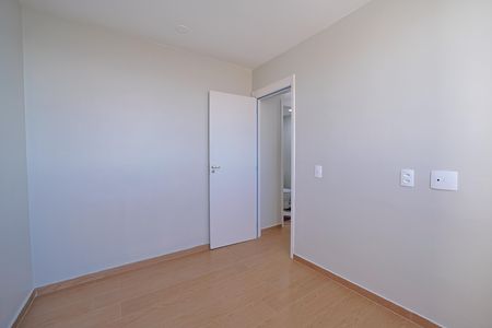 Quarto 2 de apartamento para alugar com 2 quartos, 40m² em Vila Campanela, São Paulo