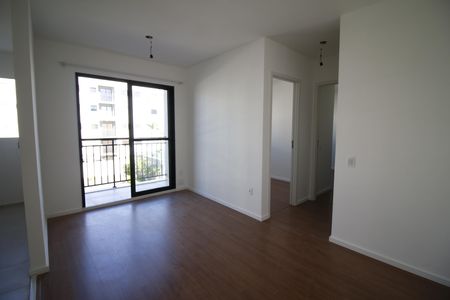 Sala de apartamento para alugar com 2 quartos, 46m² em Barra Olímpica, Rio de Janeiro