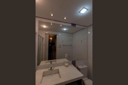 BANHEIRO DA SUITE de apartamento para alugar com 3 quartos, 82m² em Vila Brandina, Campinas