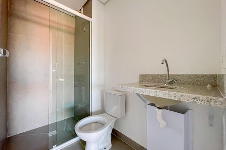 Banheiro de kitnet/studio para alugar com 1 quarto, 30m² em Vila Osasco, Osasco
