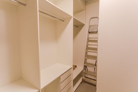 Closet da Suíte de apartamento para alugar com 2 quartos, 129m² em Santa Efigênia, Belo Horizonte
