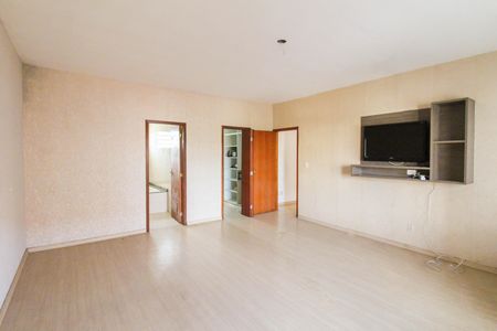 Casa à venda com 1100m², 8 quartos e 4 vagas Casa à venda com 1100m², 8 quartos e 4 vagasSuíte