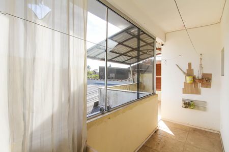 Casa à venda com 1100m², 8 quartos e 4 vagas Casa à venda com 1100m², 8 quartos e 4 vagasÁrea de Serviço