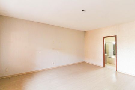 Casa à venda com 1100m², 8 quartos e 4 vagas Casa à venda com 1100m², 8 quartos e 4 vagasSuíte