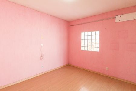 Casa à venda com 1100m², 8 quartos e 4 vagas Casa à venda com 1100m², 8 quartos e 4 vagasQuarto 1