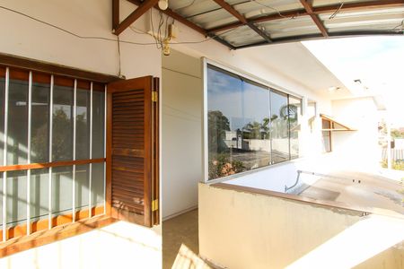 Casa à venda com 1100m², 8 quartos e 4 vagas Casa à venda com 1100m², 8 quartos e 4 vagasÁrea de Serviço