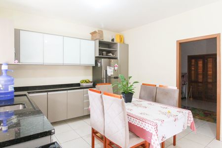Casa à venda com 1100m², 8 quartos e 4 vagas Casa à venda com 1100m², 8 quartos e 4 vagasSala 3