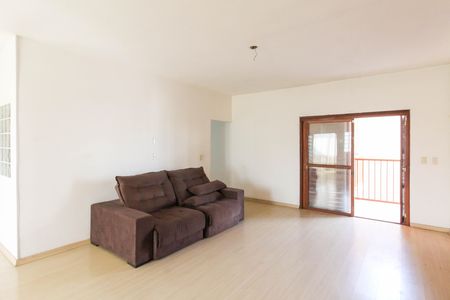 Casa à venda com 8 quartos, 1100m² em Niterói, Canoas