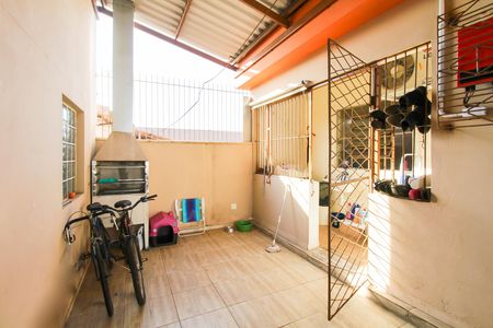 Casa à venda com 1100m², 8 quartos e 4 vagas Casa à venda com 1100m², 8 quartos e 4 vagasÁrea externa