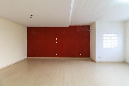 Casa à venda com 1100m², 8 quartos e 4 vagas Casa à venda com 1100m², 8 quartos e 4 vagasSala 2