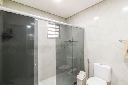 Casa à venda com 1100m², 8 quartos e 4 vagas Casa à venda com 1100m², 8 quartos e 4 vagasBanheiro 2
