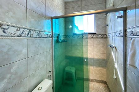 Casa de condomínio à venda com 357m², 5 quartos e 9 vagas Casa de condomínio à venda com 357m², 5 quartos e 9 vagasBanheiro