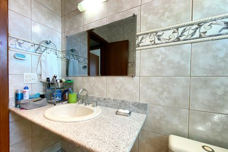 Casa de condomínio à venda com 357m², 5 quartos e 9 vagas Casa de condomínio à venda com 357m², 5 quartos e 9 vagasBanheiro