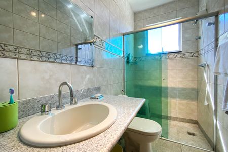 Casa de condomínio à venda com 357m², 5 quartos e 9 vagas Casa de condomínio à venda com 357m², 5 quartos e 9 vagasBanheiro