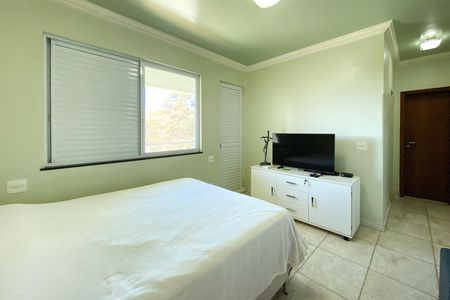 Casa de condomínio à venda com 357m², 5 quartos e 9 vagas Casa de condomínio à venda com 357m², 5 quartos e 9 vagasSuite 1