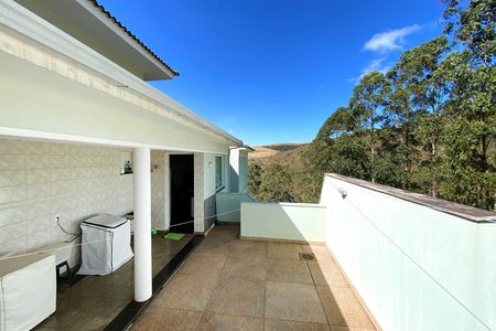 Casa de condomínio à venda com 357m², 5 quartos e 9 vagas Casa de condomínio à venda com 357m², 5 quartos e 9 vagasVarnada de Serviço