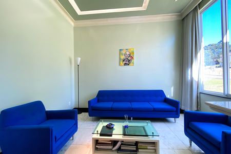 Casa de condomínio à venda com 357m², 5 quartos e 9 vagas Casa de condomínio à venda com 357m², 5 quartos e 9 vagasSala