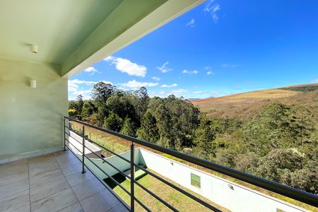 Casa de condomínio à venda com 357m², 5 quartos e 9 vagas Casa de condomínio à venda com 357m², 5 quartos e 9 vagasVaranda Suite 1