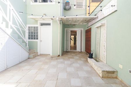 Casa para alugar com 100m², 2 quartos e 2 vagas Casa para alugar com 100m², 2 quartos e 2 vagasQuintal