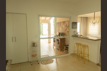 Cozinha de casa de condomínio para alugar com 3 quartos, 235m² em Residencial Paineiras, Paulínia