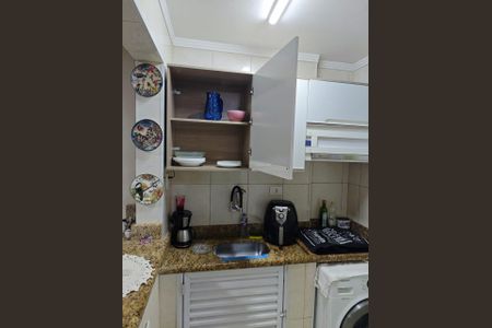 Cozinha de kitnet/studio para alugar com 1 quarto, 34m² em Guilhermina, Praia Grande