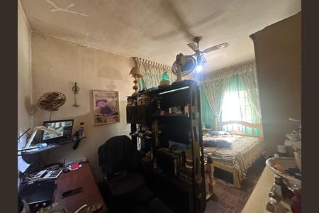 Casa à venda com 357m², 4 quartos e 2 vagas Casa à venda com 357m², 4 quartos e 2 vagasQuarto 1
