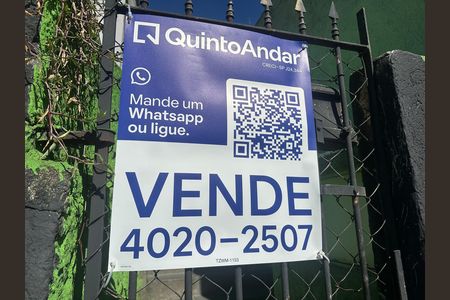 Casa à venda com 357m², 4 quartos e 2 vagas Casa à venda com 357m², 4 quartos e 2 vagasFachada