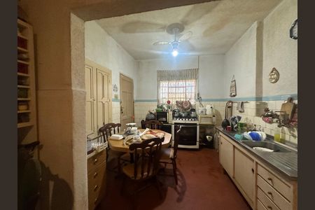 Casa à venda com 357m², 4 quartos e 2 vagas Casa à venda com 357m², 4 quartos e 2 vagasCozinha