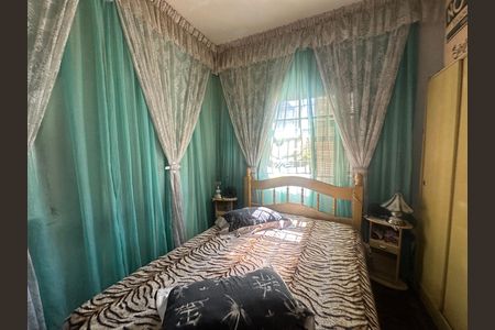 Casa à venda com 357m², 4 quartos e 2 vagas Casa à venda com 357m², 4 quartos e 2 vagasQuarto 1