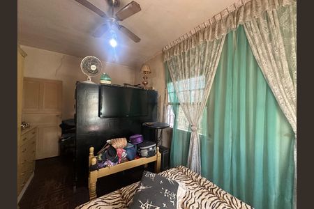 Casa à venda com 357m², 4 quartos e 2 vagas Casa à venda com 357m², 4 quartos e 2 vagasQuarto 1