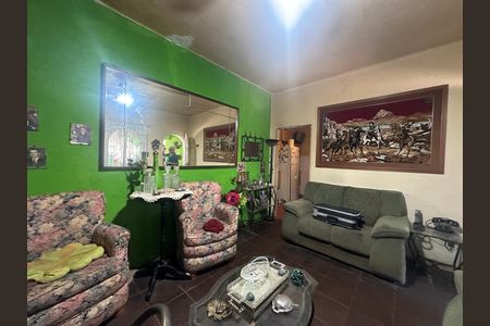 Casa à venda com 357m², 4 quartos e 2 vagas Casa à venda com 357m², 4 quartos e 2 vagasSala