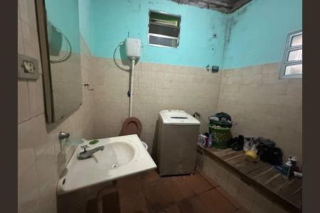 Casa à venda com 357m², 4 quartos e 2 vagas Casa à venda com 357m², 4 quartos e 2 vagasBanheiro