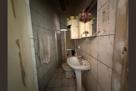Casa à venda com 357m², 4 quartos e 2 vagas Casa à venda com 357m², 4 quartos e 2 vagasBanheiro 1