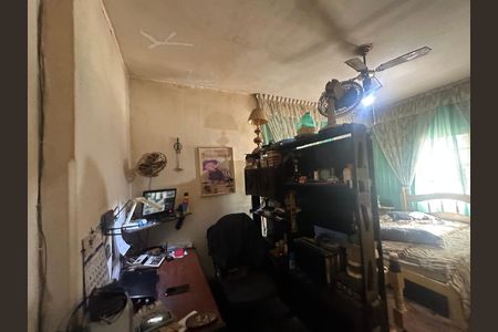 Casa à venda com 357m², 4 quartos e 2 vagas Casa à venda com 357m², 4 quartos e 2 vagasQuarto 1