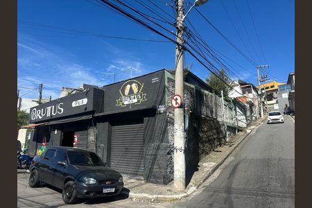 Casa à venda com 357m², 4 quartos e 2 vagas Casa à venda com 357m², 4 quartos e 2 vagasFachada