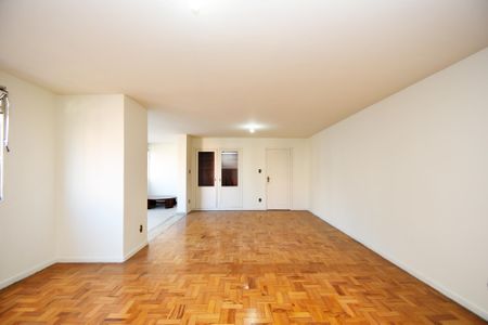 Apartamento à venda com 180m², 3 quartos e 1 vaga Apartamento à venda com 180m², 3 quartos e 1 vagaSala