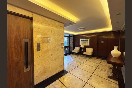 Apartamento à venda com 180m², 3 quartos e 1 vaga Apartamento à venda com 180m², 3 quartos e 1 vagahall de entrada
