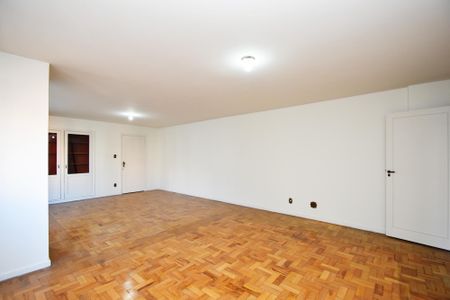 Apartamento à venda com 180m², 3 quartos e 1 vaga Apartamento à venda com 180m², 3 quartos e 1 vagaSala