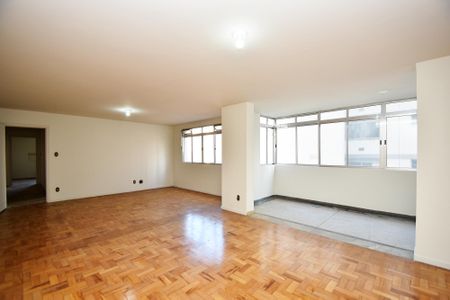 Apartamento à venda com 180m², 3 quartos e 1 vaga Apartamento à venda com 180m², 3 quartos e 1 vagaSala