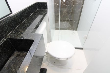 Banheiro de apartamento para alugar com 1 quarto, 26m² em Vila Granada, São Paulo